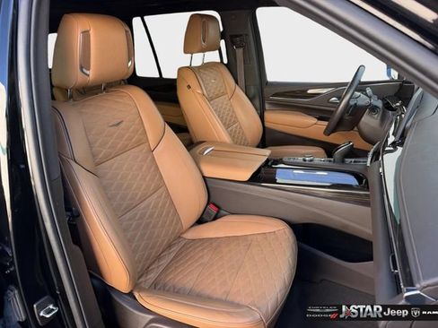Used 2024 Cadillac Escalade Sport w/ Touring Package AWD/4WD image 31