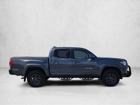 Used 2022 Toyota Tacoma SR5 w/ Technology Package RWD image 4