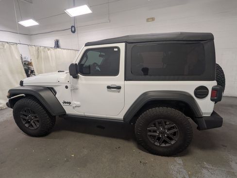 Certified 2026 Jeep Wrangler Sport AWD/4WD image 10