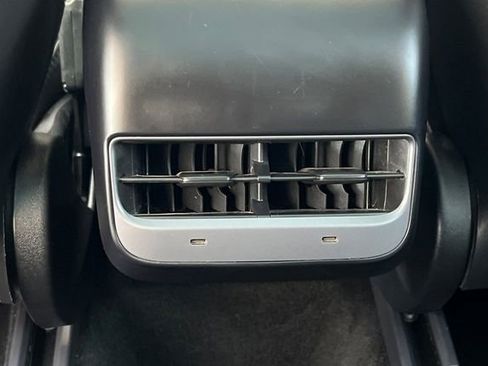 Used 2023 Tesla Model Y Long Range image 18