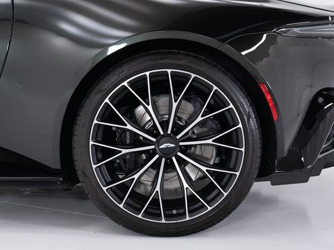 Used 2023 Aston Martin V8 Vantage Roadster image 42