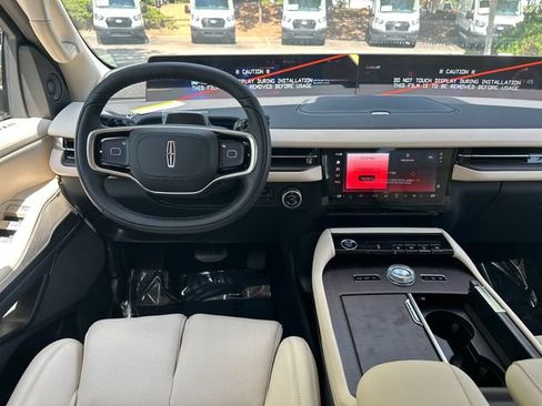 New 2027 Lincoln Navigator Reserve AWD/4WD image 22