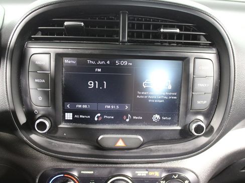 Used 2023 Kia Soul LX w/ Option Group 015 FWD image 15
