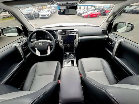 Used 2022 Toyota 4Runner SR5 Premium w/ 4Runner Black Package (TMS) image 18