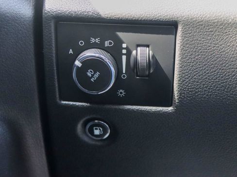 Used 2017 Jeep Grand Cherokee Altitude RWD image 30