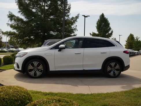 New 2025 Mercedes-Benz EQE 350+ 4MATIC SUV image 4