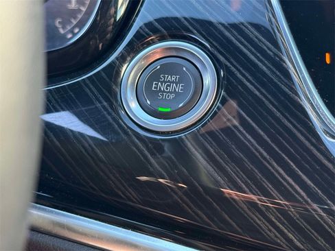 Used 2025 Cadillac XT6 Premium Luxury image 28