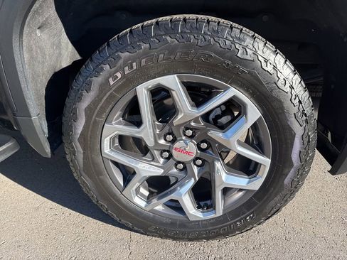 Used 2023 GMC Sierra 1500 SLT w/ SLT Premium Plus Package image 33