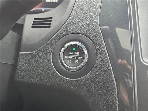 Used 2019 Ford Explorer XLT w/ Equipment Group 202A image 28