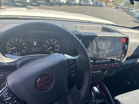 Used 2025 Nissan Kicks SR image 29