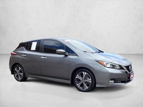 Used 2020 Nissan Leaf SV w/ SV Technology Package FWD image 6