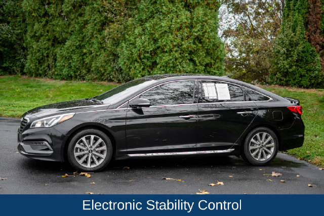 Used 2016 Hyundai Sonata Limited w/ Option Group 05 FWD image 8