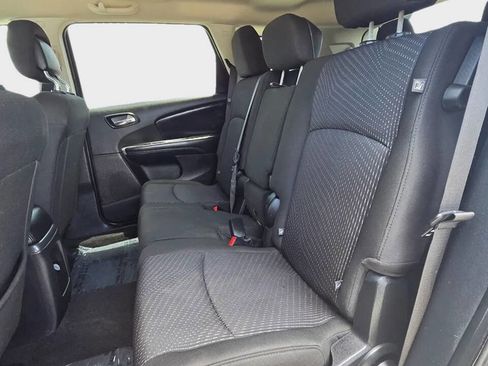 Used 2019 Dodge Journey SE FWD image 13