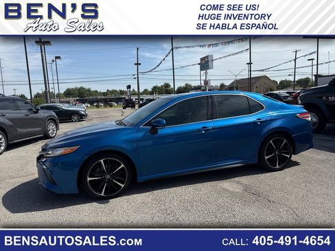 Used 2020 Toyota Camry XSE FWD image 1