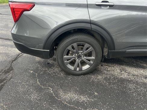 Used 2023 Ford Explorer XLT w/ Equipment Group 202A image 27