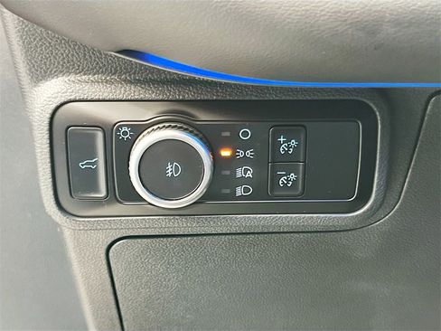 Used 2025 Ford Explorer ST-Line w/ Premium Package image 10