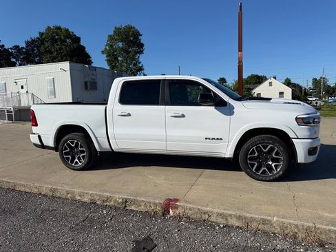 Used 2025 RAM 1500 Laramie w/ Sport Appearance Package AWD/4WD image 5