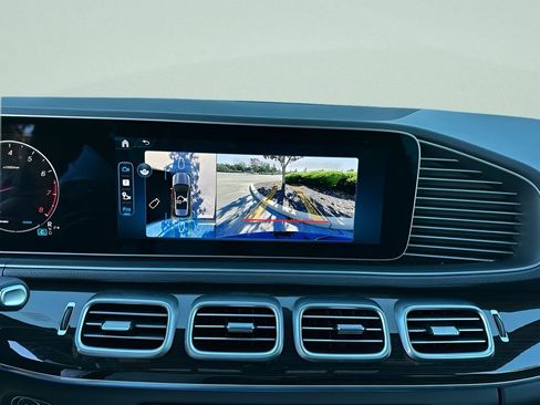 Used 2025 Mercedes-Benz GLE 350 4MATIC image 17