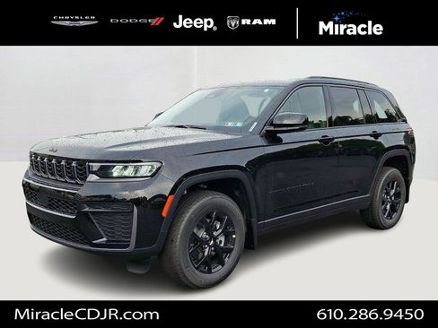 New 2026 Jeep Grand Cherokee Altitude AWD/4WD image 1