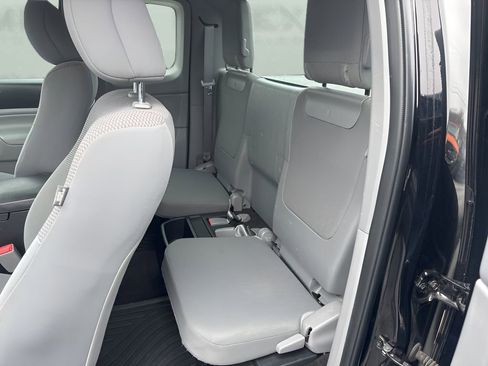 Used 2014 Toyota Tacoma 2WD Access Cab image 11