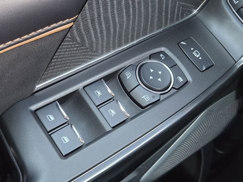 Used 2024 Ford F250 Platinum w/ FX4 Off-Road Package image 32