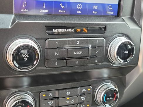 Certified 2019 Ford F150 Platinum w/ Equipment Group 701A Luxury AWD/4WD image 30