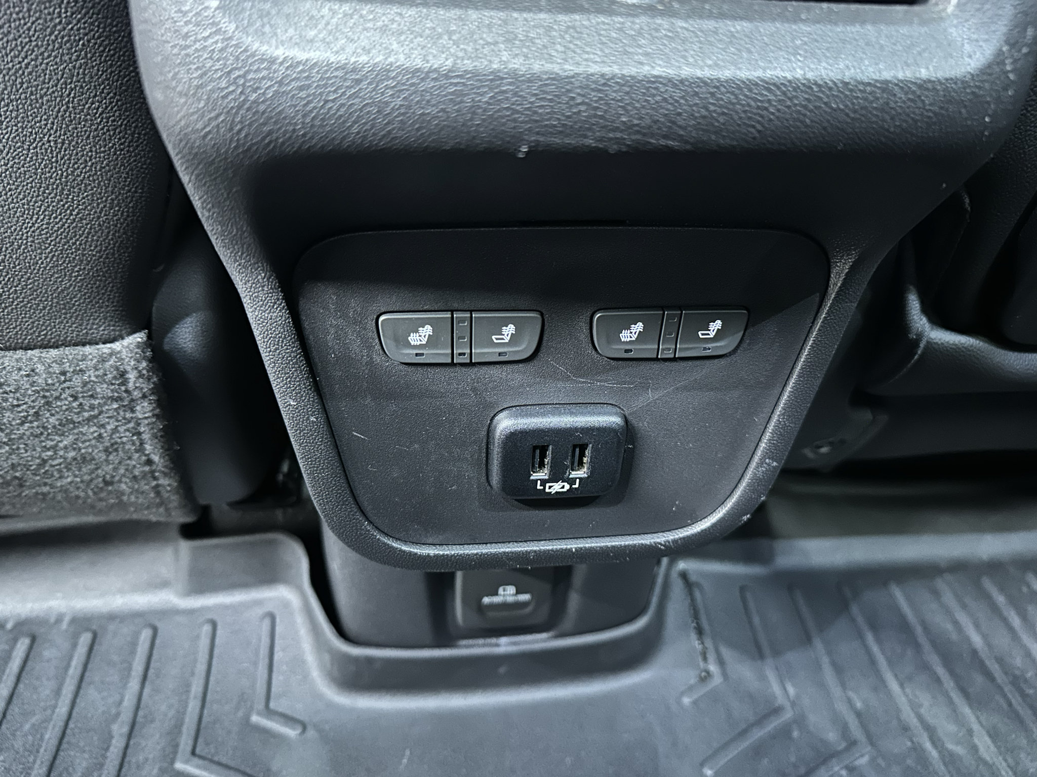Used 2018 GMC Terrain Denali w/ Advanced Safety Package AWD/4WD image 20