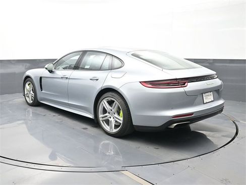 Used 2019 Porsche Panamera 4 image 3