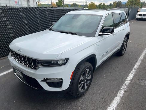 Used 2024 Jeep Grand Cherokee Limited 4xe AWD/4WD image 2
