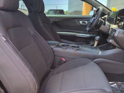 Used 2025 Ford Mustang GT RWD image 13
