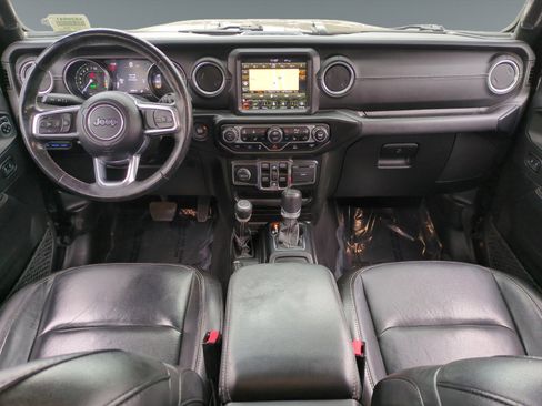 Used 2022 Jeep Wrangler Sahara w/ Cold Weather Group image 10