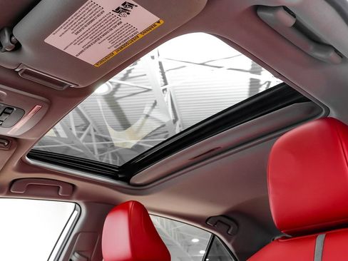 Used 2022 Toyota Camry XSE image 5