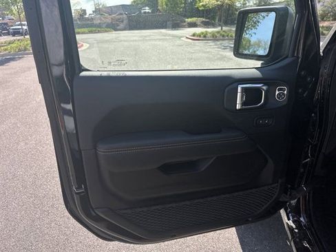 New 2025 Jeep Gladiator Sport w/ Premium Package image 12