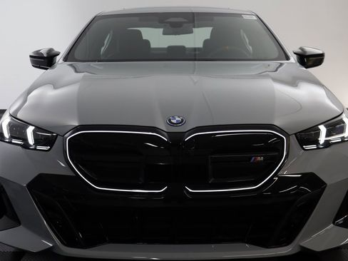 New 2025 BMW i5 M60 w/ Premium Package image 23