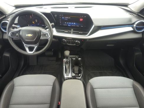 Used 2024 Chevrolet Trax LT w/ Driver Confidence Package FWD image 22