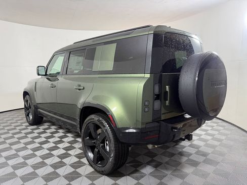 New 2026 Land Rover Defender 110 X-Dynamic SE AWD/4WD image 3