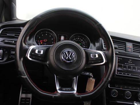 Used 2016 Volkswagen Golf S image 27