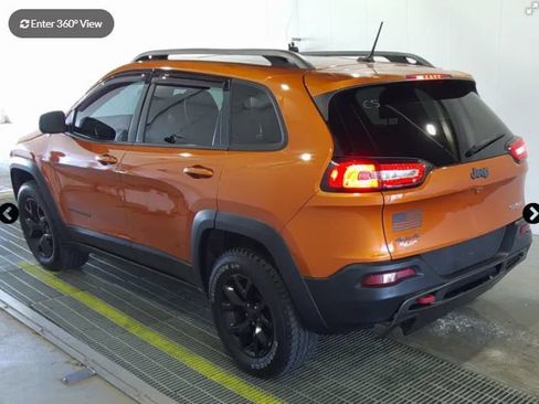 Used 2015 Jeep Cherokee Trailhawk w/ Comfort/Convenience Group AWD/4WD image 3