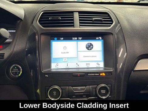 Used 2018 Ford Explorer XLT w/ Equipment Group 202A FWD image 23