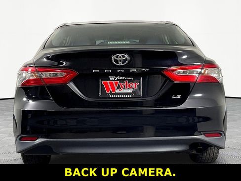 Used 2018 Toyota Camry LE w/ Convenience Package FWD image 5