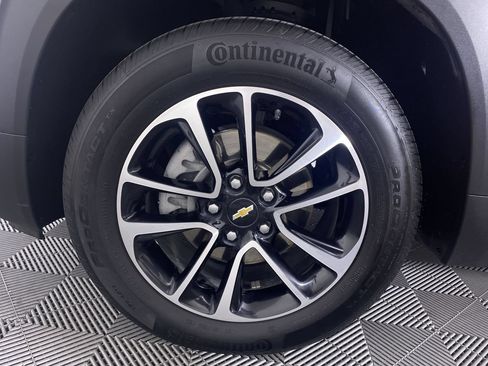 Used 2025 Chevrolet TrailBlazer LT w/ LT Cold Weather Package FWD image 14