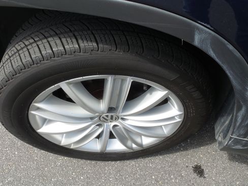 Used 2015 Volkswagen Tiguan SEL FWD image 9