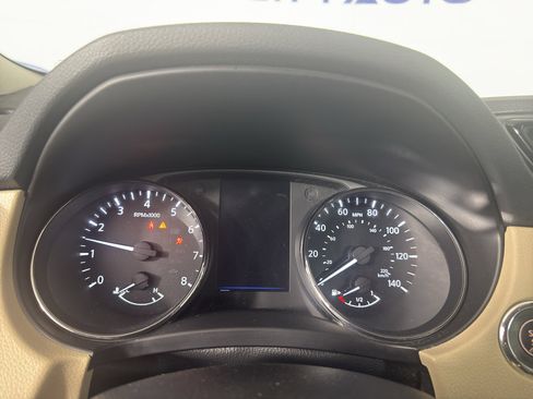 Used 2020 Nissan Rogue SV AWD/4WD image 23
