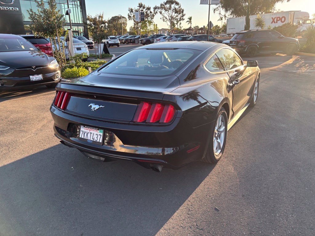 Used 2015 Ford Mustang Coupe RWD image 6