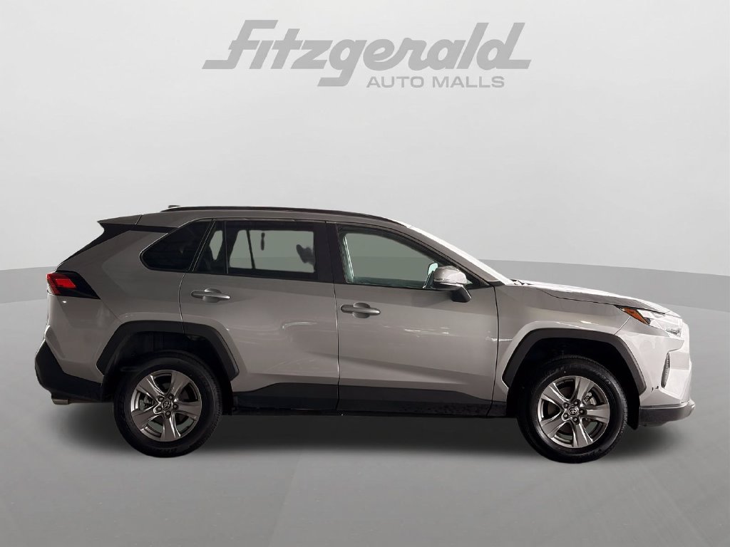 Used 2025 Toyota RAV4 XLE AWD/4WD image 5