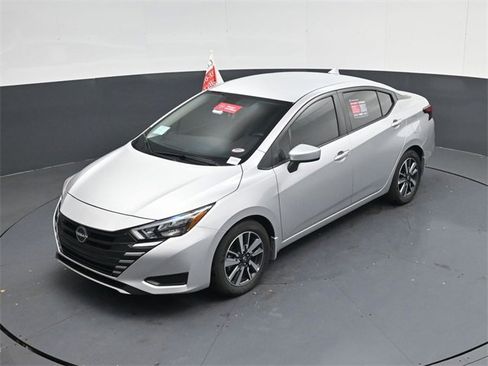 Used 2025 Nissan Versa SV w/ Trunk Package image 43