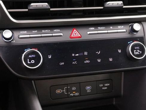Used 2025 Hyundai Sonata SEL FWD image 17