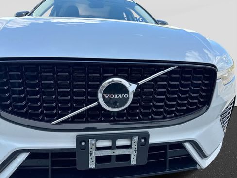 Used 2023 Volvo XC60 B5 Plus w/ Climate Package AWD/4WD image 10