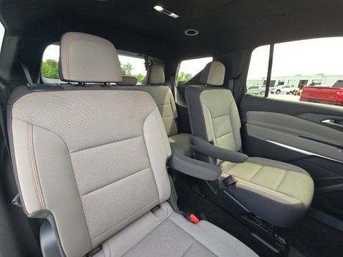 Used 2024 Chevrolet Traverse LT FWD image 15