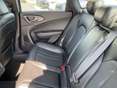 Used 2017 Chrysler 200 Limited Platinum image 13